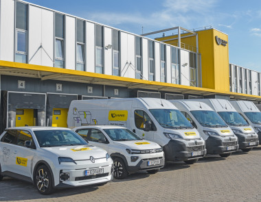 Kas trečias Lietuvos pašto automobilis – elektrinis: į didmiesčių gatves išriedėjo nauji kurjerių mikroautobusai